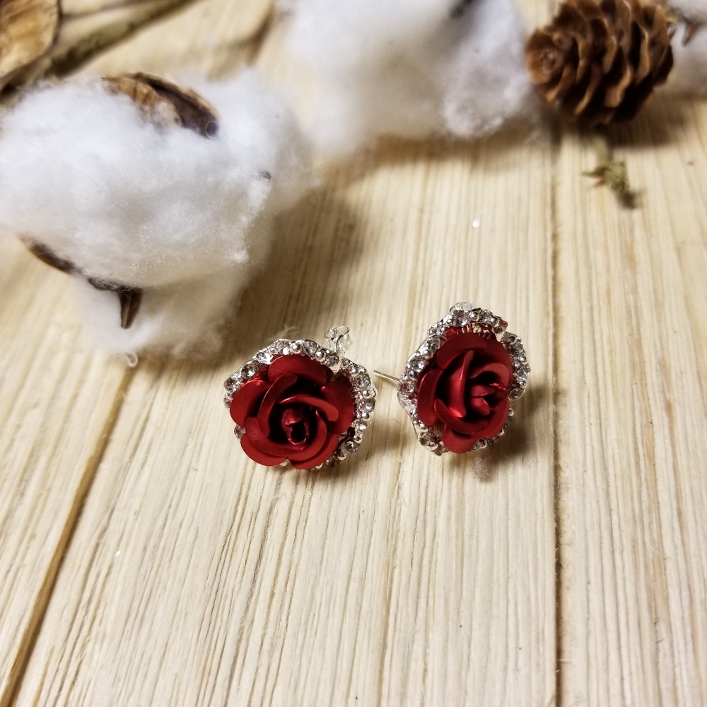 🌹🌹HOST PICK🌹🌹BREATHTAKING!!  Red Rose earrings in SILVER 🌹🌹 - Picture 4 of 16